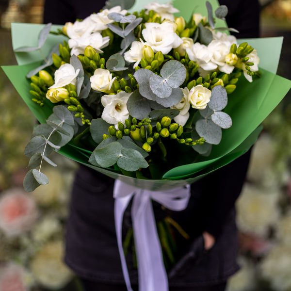 Buchet 25 Frezii Albe