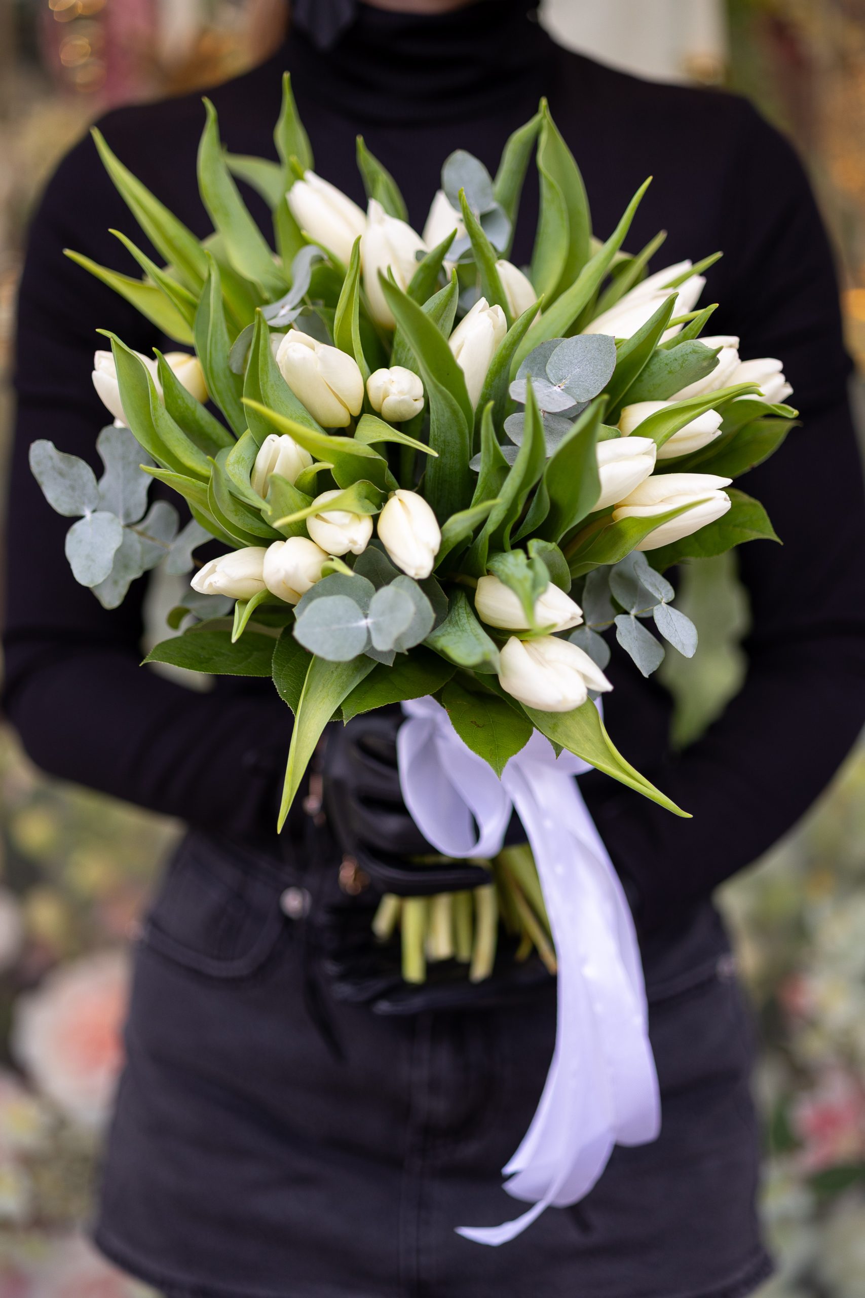 Buchet 25 lalele albe